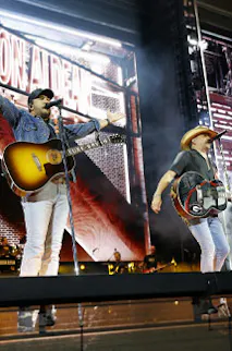 Jason Aldean and Luke Bryan live in Las Vegas
