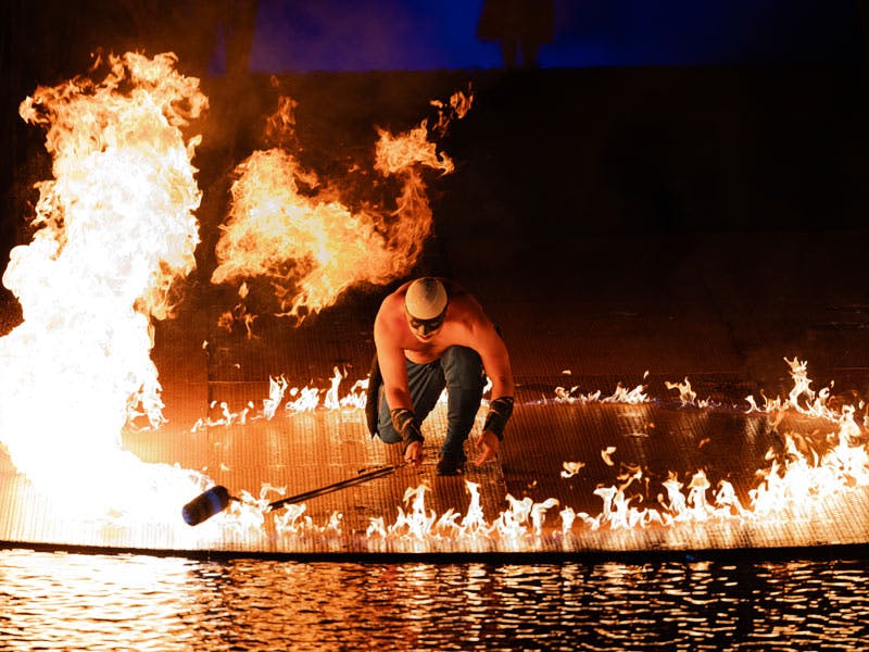 O by Cirque du Soleil