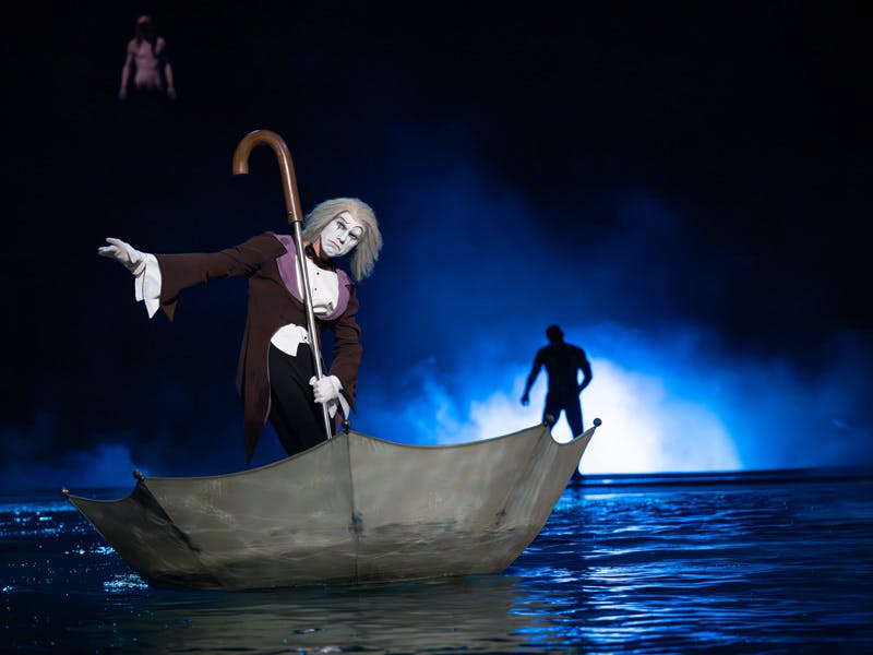 O by Cirque du Soleil