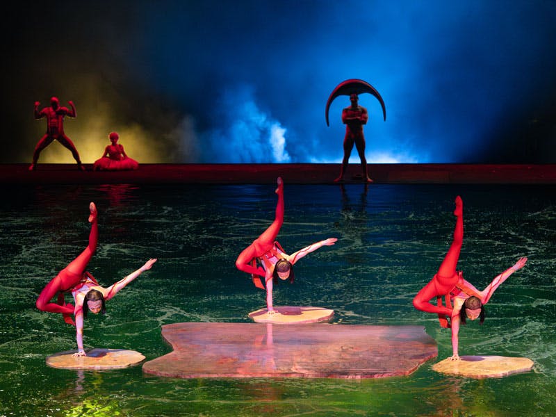 O by Cirque du Soleil