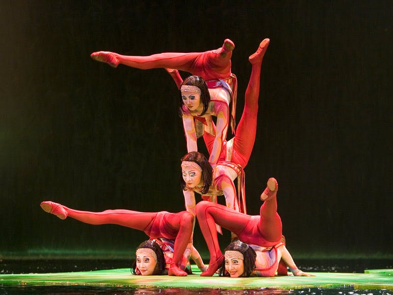 O by Cirque du Soleil