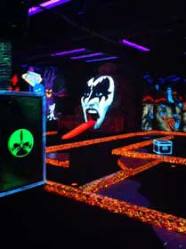 KISS: By Monster Mini Golf