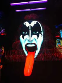 KISS: By Monster Mini Golf