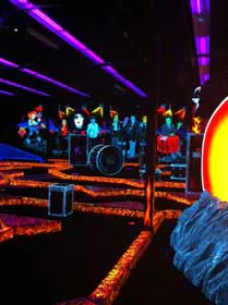 KISS: By Monster Mini Golf
