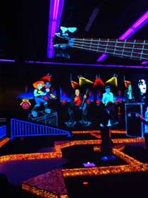 KISS: By Monster Mini Golf